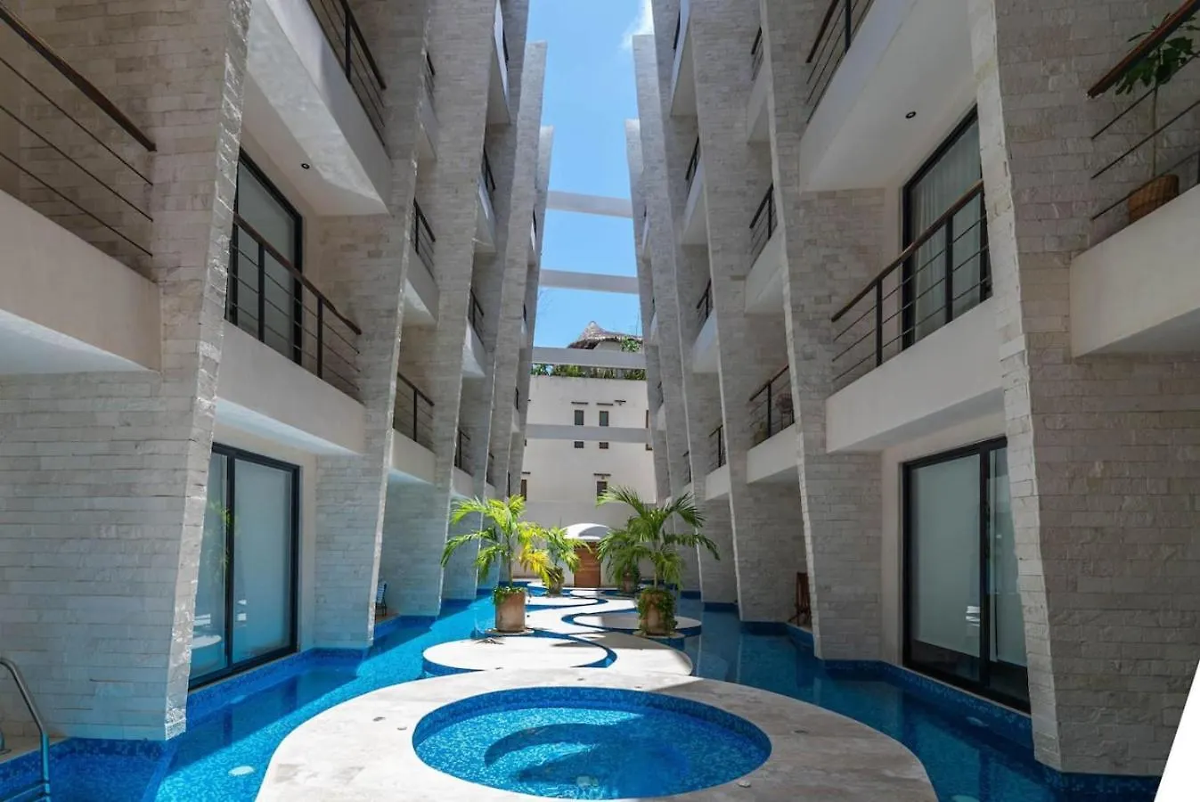 Apartment 2 Bedroom With Direct Walk-Out To Pool, Sauna, And Gym Tulum Mexico