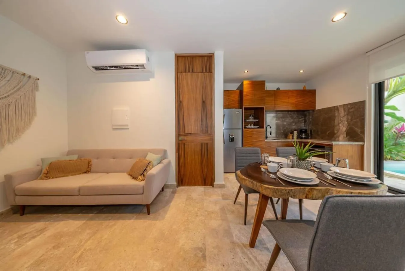 Apartment 2 Bedroom With Direct Walk-Out To Pool, Sauna, And Gym Tulum